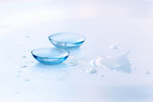 Can I wear contact lenses if I have allergies?
